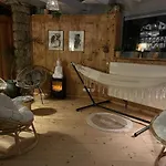 Oda ve Kahvaltı Le Manoir Des Sens - Foret De 4*